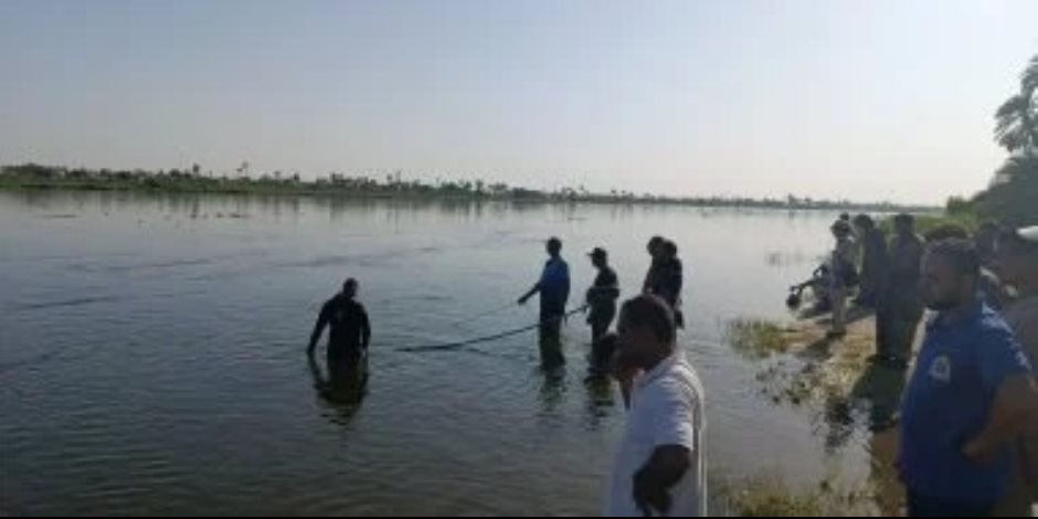 في حادث غرق 3 شقيقات بأسيوط ..  الإنقاذ النهرى ينتشل جثمان الطفلة آية 
