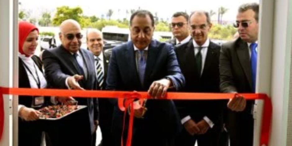 رئيس الوزراء يفتتح مجمع الشهر العقارى والتوثيق بمدينة العلمين الجديدة رئيس الوزراء يفتتح مجمع الشهر العقارى والتوثيق بمدينة العلمين الجديدة