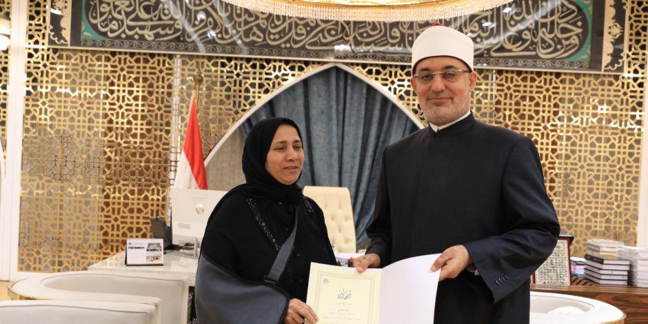 المفتي يُكرّم الصحفيين والإعلاميين المشاركين في الدورة التدريبية بدار الإفتاء المفتي يُكرّم الصحفيين والإعلاميين المشاركين في الدورة التدريبية بدار الإفتاء