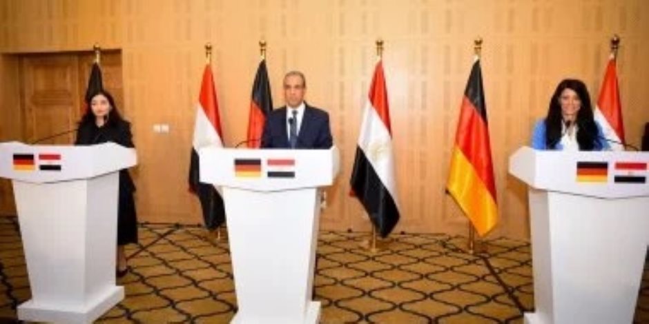 وزير الخارجية يبحث مع وزيرة ألمانية تعزيز الشراكة في مجالات الطاقة