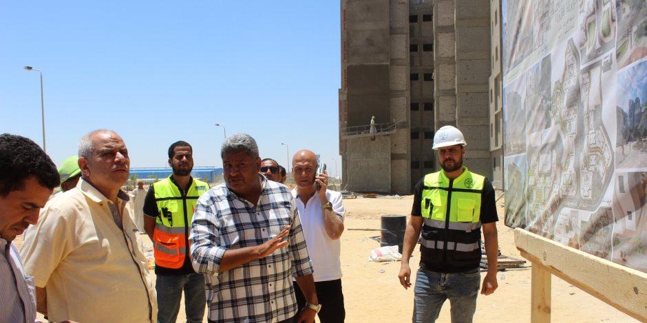 مسئولو "الإسكان" يتفقدون المشروعات الجاري تنفيذها بمدينة برج العرب الجديدة