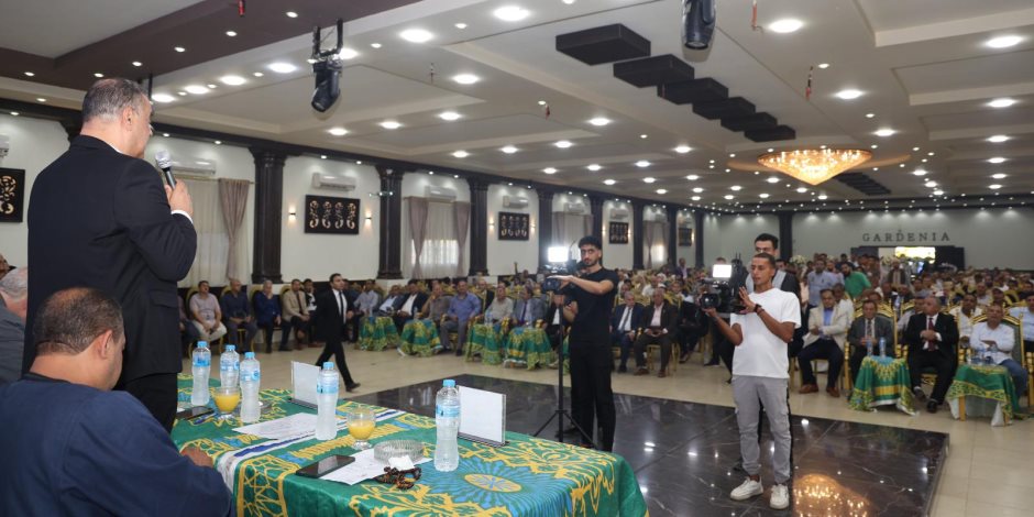 حزب الجبهة الوطنية يعقد مؤتمرًا حاشدًا بكفر شكر لدعم مرشحه لانتخابات الشيوخ حزب الجبهة الوطنية يعقد مؤتمرًا حاشدًا بكفر شكر لدعم مرشحه لانتخابات الشيوخ