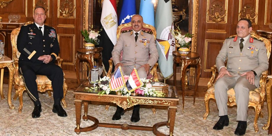 الفريق أحمد خليفة يلتقى قائد القيادة المركزية الأمريكية