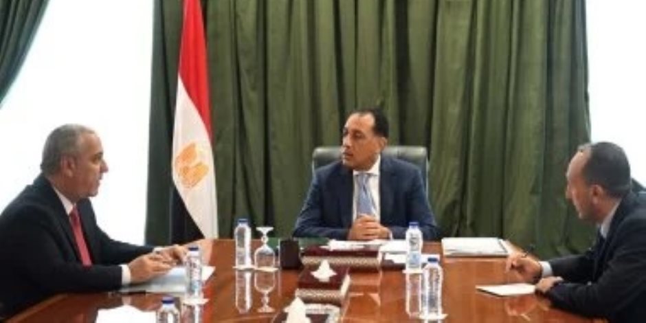 رئيس الوزراء يستعرض مع رئيس الهيئة الوطنية للصحافة عددا من الموضوعات والملفات
