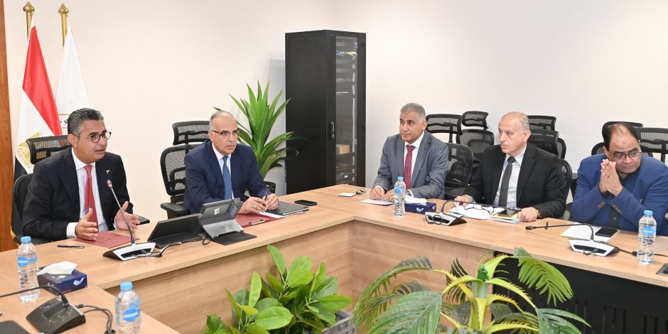تعاون مشترك بين "الري" و"التموين" لتطوير مصانع السكر وحماية الموارد المائية تعاون مشترك بين "الري" و"التموين" لتطوير مصانع السكر وحماية الموارد المائية