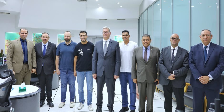 وزير البترول يتفقد مركز التحكم الرئيسي بالشبكة القومية للغازات الطبيعية «ناتا» التابع لشركة جاسكو وزير البترول يتفقد مركز التحكم الرئيسي بالشبكة القومية للغازات الطبيعية «ناتا» التابع لشركة جاسكو