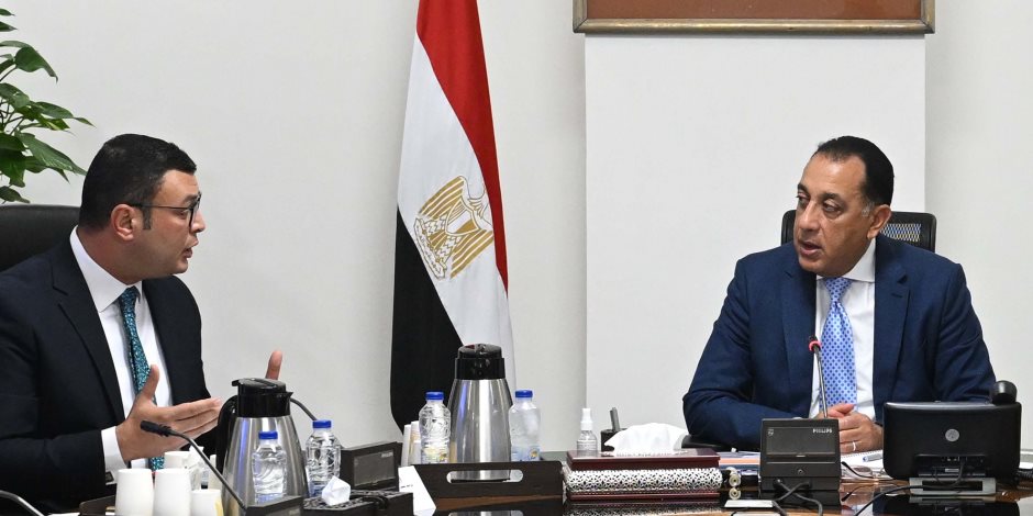 رئيس الوزراء يتابع موقف تقنين الأراضي المضافة لعدد من المدن الجديدة وموقف الطروحات المختلفة من الوحدات السكنية والأراضي رئيس الوزراء يتابع موقف تقنين الأراضي المضافة لعدد من المدن الجديدة وموقف الطروحات المختلفة من الوحدات السكنية والأراضي