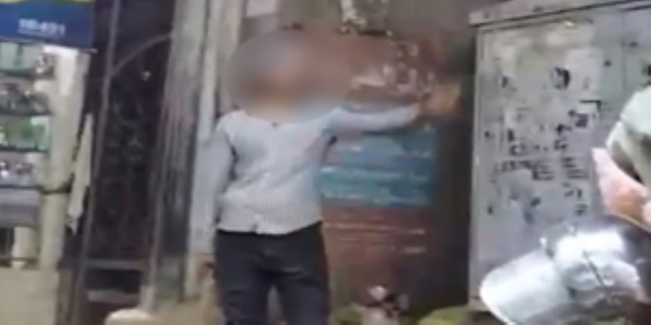 بعصاية خشب.. ضبط متهم بممارسة البلطجة فى القليوبية بعصاية خشب.. ضبط متهم بممارسة البلطجة فى القليوبية