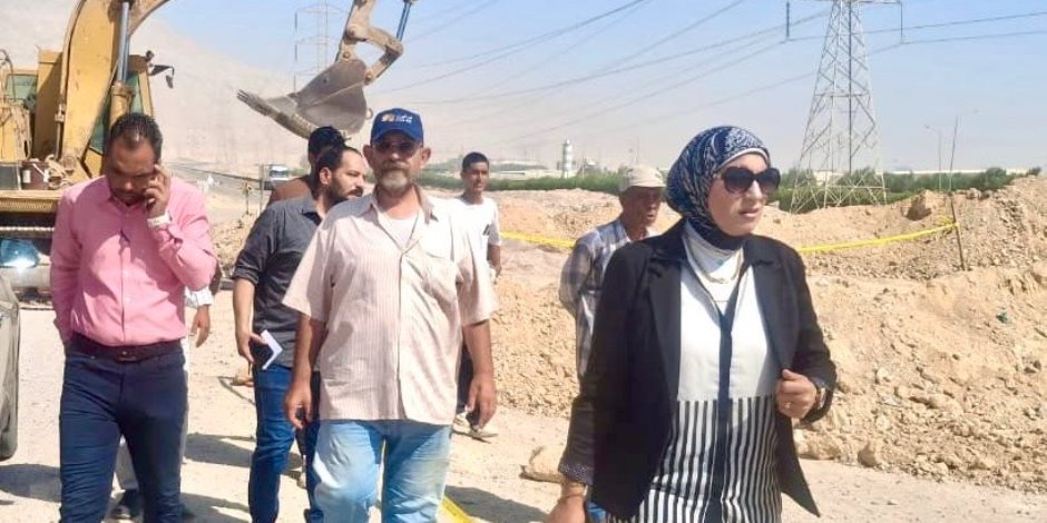وزير الإسكان: دفع العمل بمشروعات البنية الأساسية وتطوير المرافق بمدينة السويس الجديدة وزير الإسكان: دفع العمل بمشروعات البنية الأساسية وتطوير المرافق بمدينة السويس الجديدة