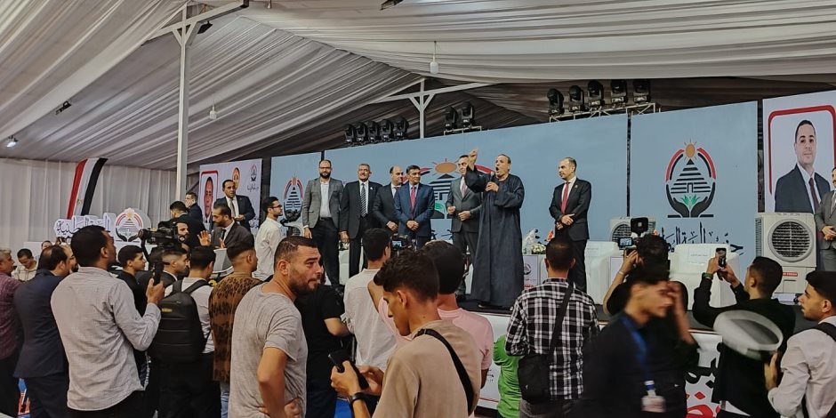 انطلاق المؤتمر الجماهيري الحاشد لـ" الجبهة الوطنية" لدعم مرشحي الحزب بمحافظة الغربية انطلاق المؤتمر الجماهيري الحاشد لـ" الجبهة الوطنية" لدعم مرشحي الحزب بمحافظة الغربية