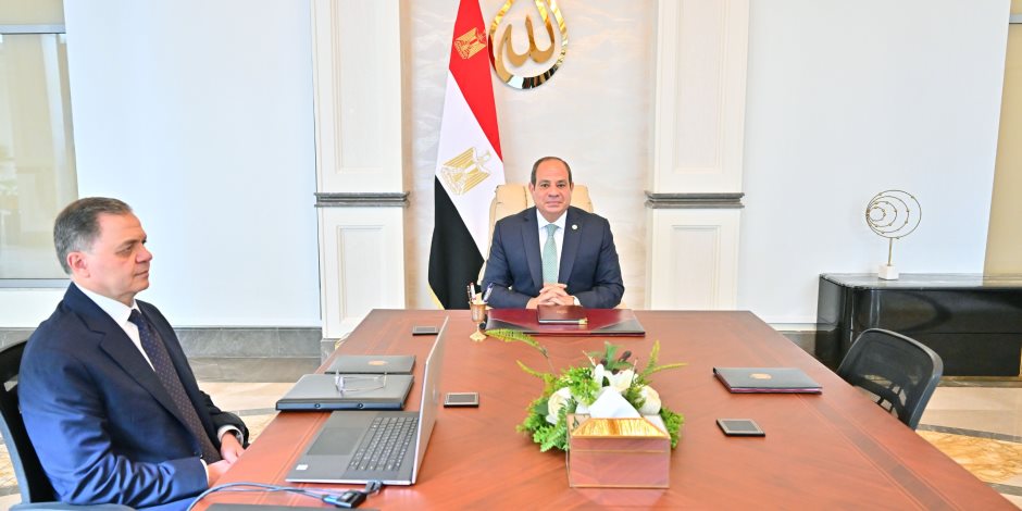 الرئيس السيسى يجتمع باللواء محمود توفيق وزير الداخلية