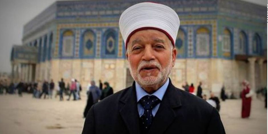 مخابرات الاحتلال تستدعى مفتى القدس وتبعده عن المسجد الأقصى أسبوعا مخابرات الاحتلال تستدعى مفتى القدس وتبعده عن المسجد الأقصى أسبوعا