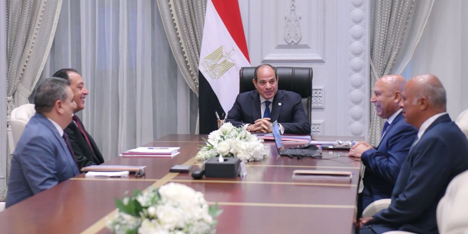 الرئيس السيسي يوجه بمُواصلة الجهود لتسريع وتيرة تنفيذ مشروعات إنشاء المحاور الرئيس السيسي يوجه بمُواصلة الجهود لتسريع وتيرة تنفيذ مشروعات إنشاء المحاور