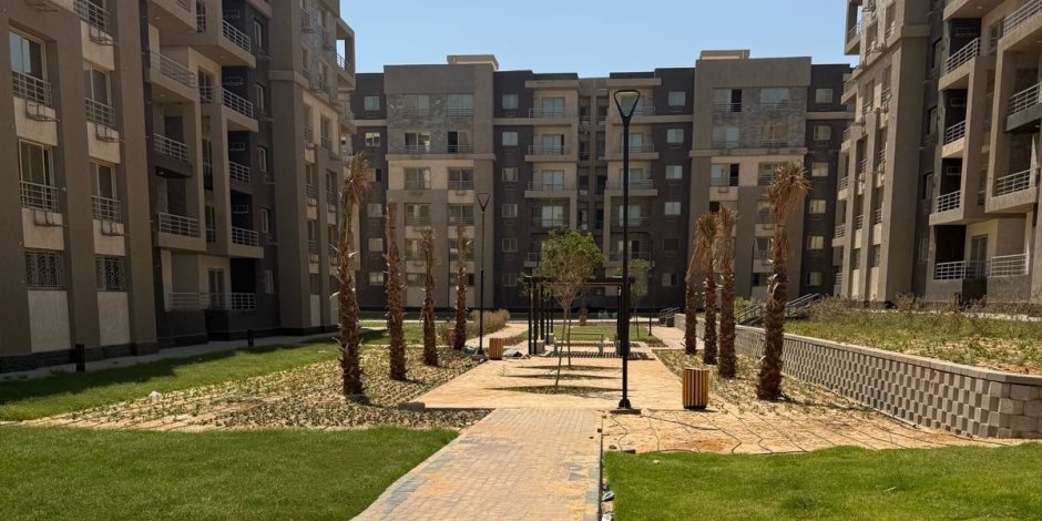 وزير الإسكان يتابع سير العمل بعددٍ من المشروعات الجاري تنفيذها واستعدادات تسليم وحدات جنة 4 بالشيخ زايد وزير الإسكان يتابع سير العمل بعددٍ من المشروعات الجاري تنفيذها واستعدادات تسليم وحدات جنة 4 بالشيخ زايد