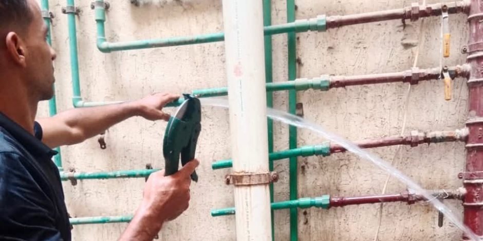 حملات لفصل وصلات المياه الخلسة وتحصيل المتأخرات بمدينتي النوبارية الجديدة والسادات حملات لفصل وصلات المياه الخلسة وتحصيل المتأخرات بمدينتي النوبارية الجديدة والسادات