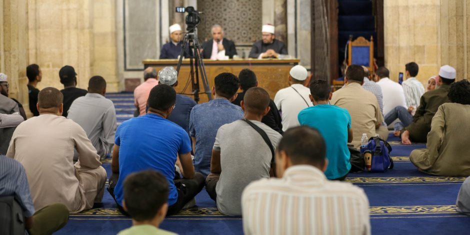 الجامع الأزهر يناقش "حقوق الأبناء" في ملتقاه الفقهي: تكريم الإنسان يبدأ من الطفولة الجامع الأزهر يناقش "حقوق الأبناء" في ملتقاه الفقهي: تكريم الإنسان يبدأ من الطفولة