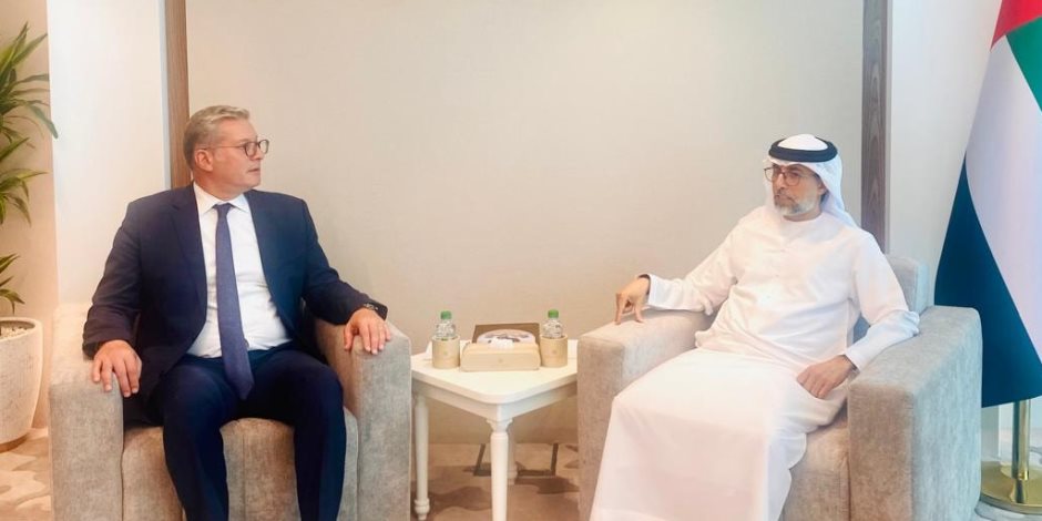 وزير البترول يعقد اجتماعًا مع وزير الطاقة والبنية التحتية الإماراتي بإمارة أبوظبي وزير البترول يعقد اجتماعًا مع وزير الطاقة والبنية التحتية الإماراتي بإمارة أبوظبي