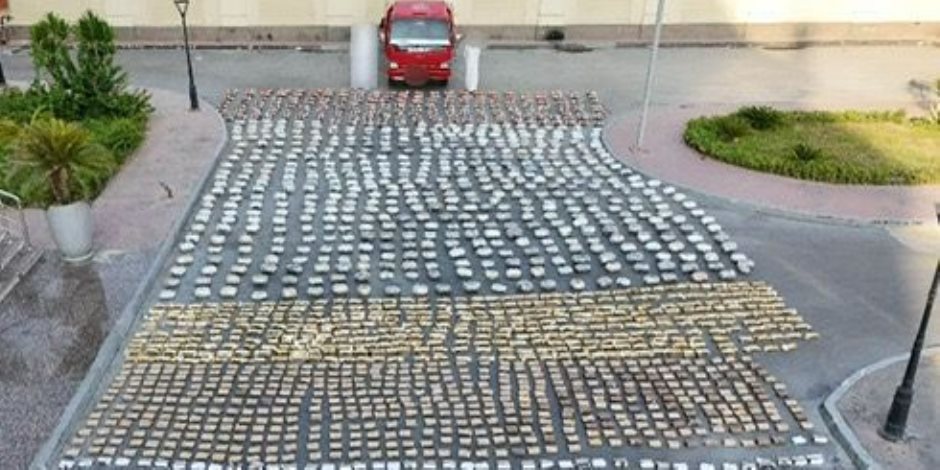 إحباط محاولة عنصرين شديدى الخطورة جلب مخدرات قيمتها 310 مليون جنيه إحباط محاولة عنصرين شديدى الخطورة جلب مخدرات قيمتها 310 مليون جنيه