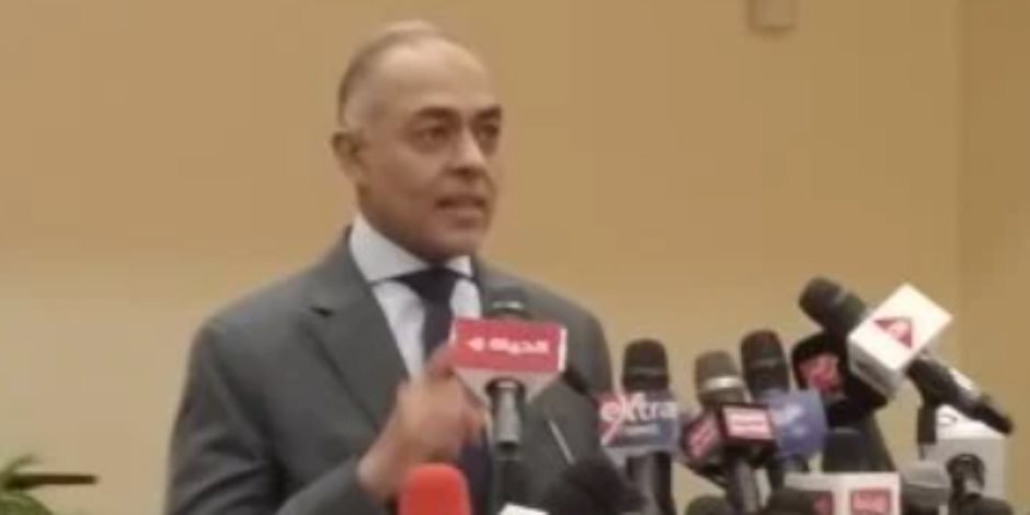 أحمد بندارى: انتخابات الشيوخ فى الخارج تسير بصورة جيدة وتواصل دائم مع السفارات أحمد بندارى: انتخابات الشيوخ فى الخارج تسير بصورة جيدة وتواصل دائم مع السفارات