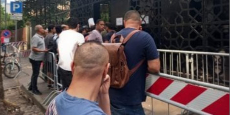 مراسل القاهرة الإخبارية من أثينا: المصريون يشاركون فى التصويت رغم يوم العمل الرسمى مراسل القاهرة الإخبارية من أثينا: المصريون يشاركون فى التصويت رغم يوم العمل الرسمى