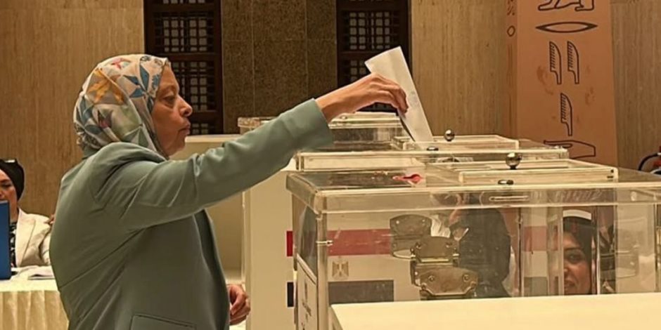 سفير مصر في السعودية: تزايد الإقبال بعد الظهر.. والانتخابات تسير دون معوّقات سفير مصر في السعودية: تزايد الإقبال بعد الظهر.. والانتخابات تسير دون معوّقات