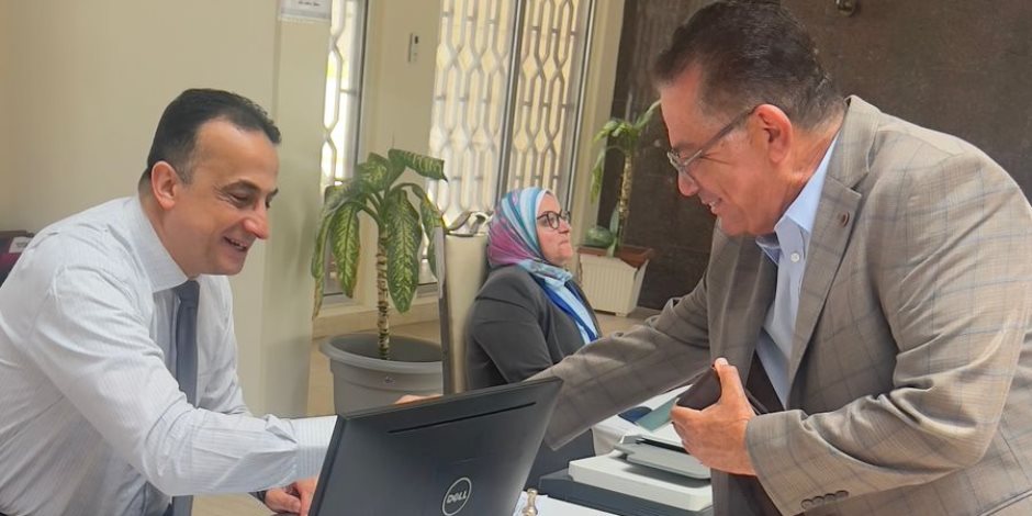 لليوم الثاني.. توافد المصريين في سلطنة عمان للإدلاء بأصواتهم في انتخابات «الشيوخ» لليوم الثاني.. توافد المصريين في سلطنة عمان للإدلاء بأصواتهم في انتخابات «الشيوخ»