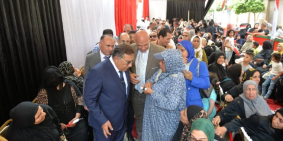 محافظ الدقهلية يتفقد سير العملية الانتخابية فى لجان مجلس الشيوخ