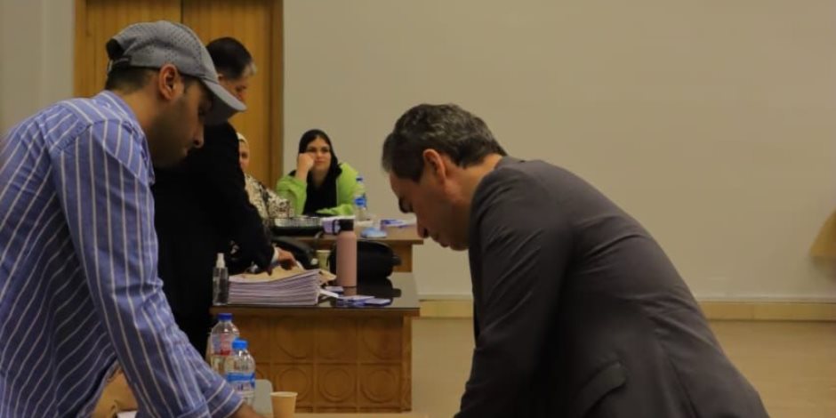 أحمد المسلماني يدلى بصوته في انتخابات مجلس الشيوخ 2025 بمقر لجنته بالزمالك أحمد المسلماني يدلى بصوته في انتخابات مجلس الشيوخ 2025 بمقر لجنته بالزمالك