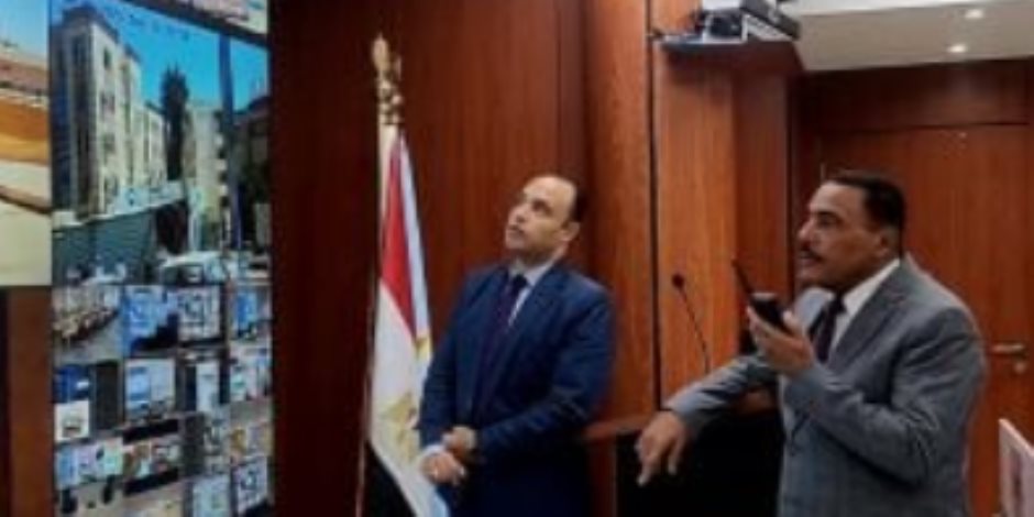 محافظ مطروح يتابع سير انتخابات الشيوخ ويوجه بتوفير كافة التيسيرات للناخبين محافظ مطروح يتابع سير انتخابات الشيوخ ويوجه بتوفير كافة التيسيرات للناخبين