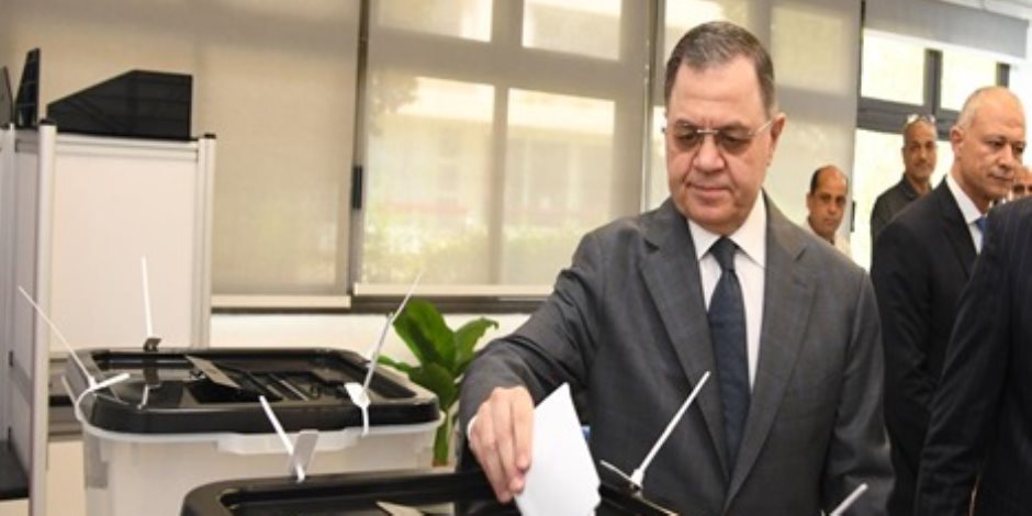 وزير الداخلية: الوزارة تواصل جهودها لتأمين المواطن وسير العملية الانتخابية بالشكل الذي يليق بمصر وزير الداخلية: الوزارة تواصل جهودها لتأمين المواطن وسير العملية الانتخابية بالشكل الذي يليق بمصر