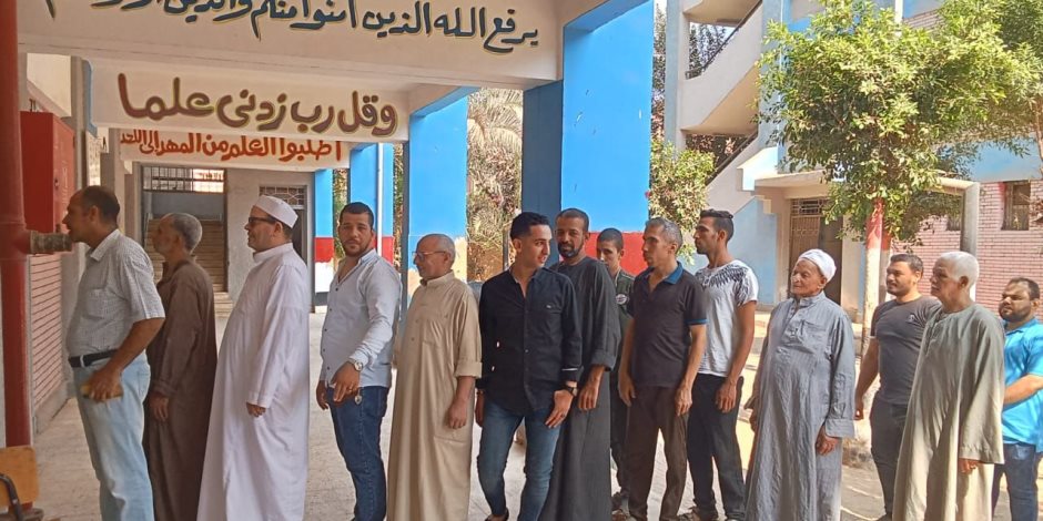 طوابير السيدات والشباب تزين لجان انتخابات الشيوخ بمدينة قليوب طوابير السيدات والشباب تزين لجان انتخابات الشيوخ بمدينة قليوب