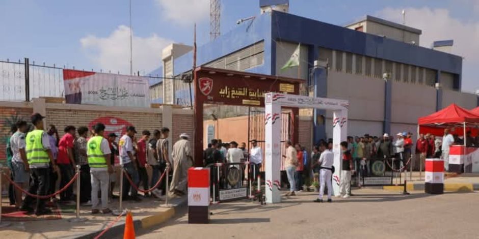  انتخابات الشيوخ ..اقبال كبير من المواطنيين علي لجان الاقتراع بمدينة الشيخ زايد