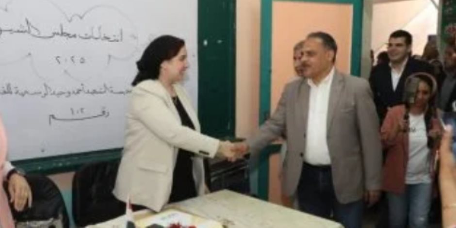 محافظ الشرقية يتفقد انتظام عملية التصويت بلجان انتخابات مجلس الشيوخ