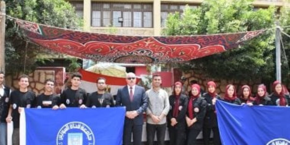رئيس جامعة قناة السويس يدلى بصوته فى انتخابات مجلس الشيوخ