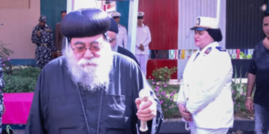 أسقف الأقباط الأرثوذوكس بالإسماعيلية يدلى بصوته فى انتخابات مجلس الشيوخ أسقف الأقباط الأرثوذوكس بالإسماعيلية يدلى بصوته فى انتخابات مجلس الشيوخ