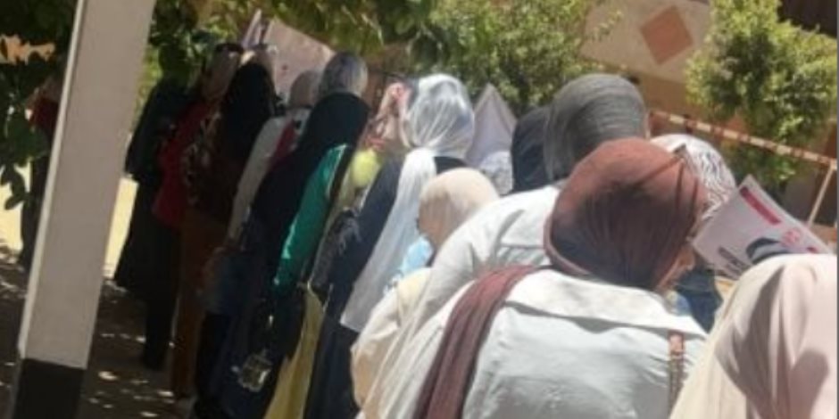 إقبال كبير من السيدات على المشاركة فى انتخابات الشيوخ بقرى مركز سوهاج
