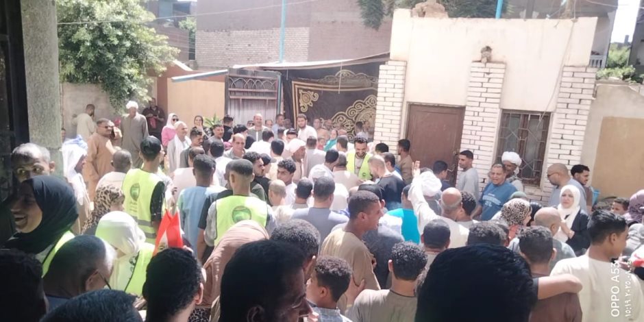 أقبال كثيف من الناخبين بقرية الشيخ زياد في المنيا للتصويت بانتخابات الشيوخ