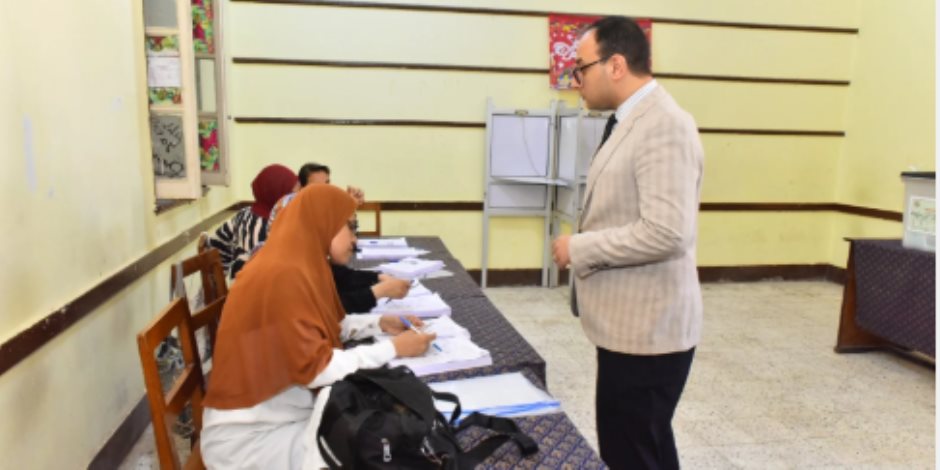 نائب محافظ أسيوط يدلى بصوته فى انتخابات الشيوخ ويشيد بحرص المواطنين على المشاركة