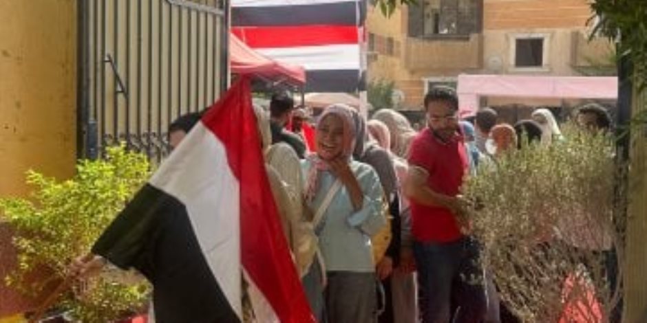 علم مصر يزين لجنة المدرسة اليابانية بالشيخ زايد في أول أيام انتخابات الشيوخ