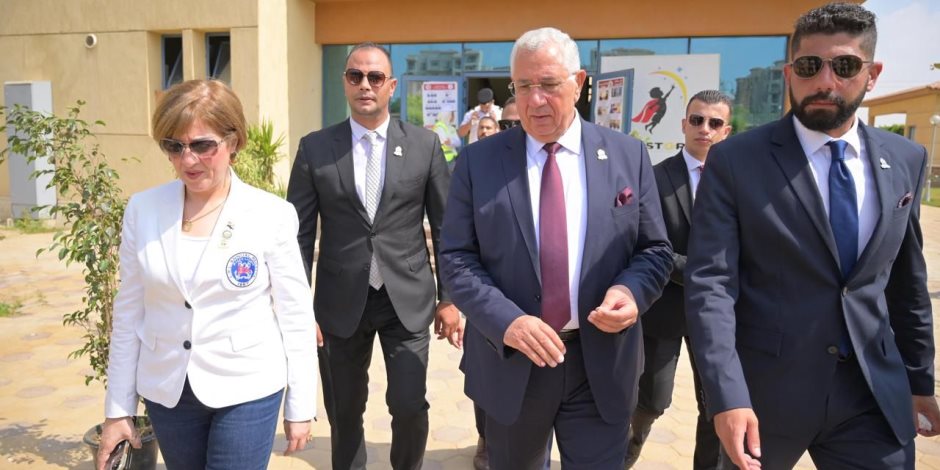 قيادات حزب الجبهة يدلون بأصواتهم في انتخابات مجلس الشيوخ 