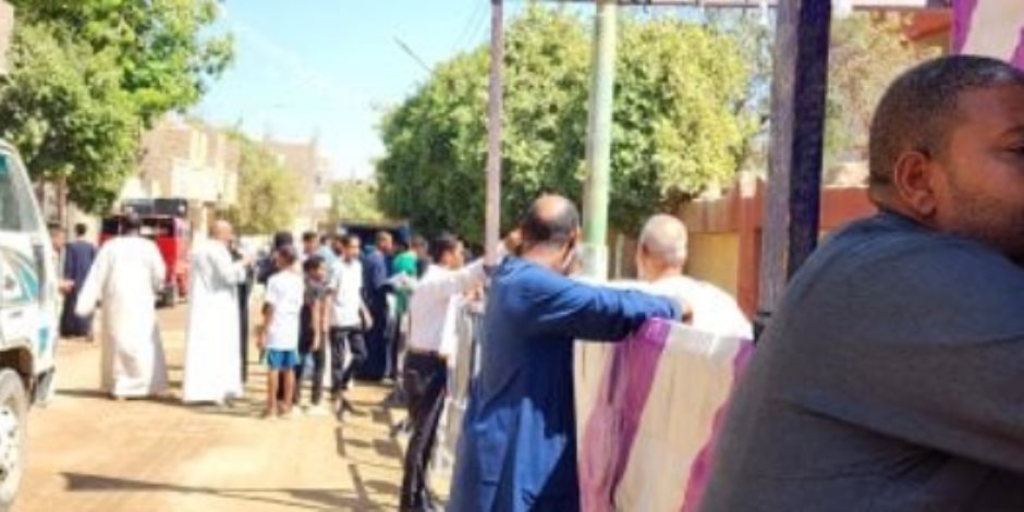 توافد كبير للأهالي الاقصر على لجان انتخابات مجلس الشيوخ توافد كبير للأهالي الاقصر على لجان انتخابات مجلس الشيوخ