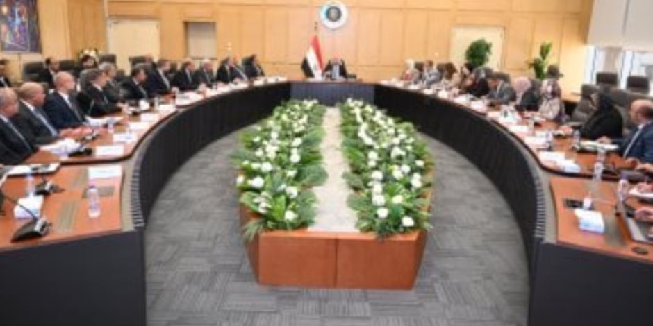 نائب رئيس الوزراء يبحث مع مصنّعي الحديد والشركات آليات توطين صناعة صاج السيارات نائب رئيس الوزراء يبحث مع مصنّعي الحديد والشركات آليات توطين صناعة صاج السيارات
