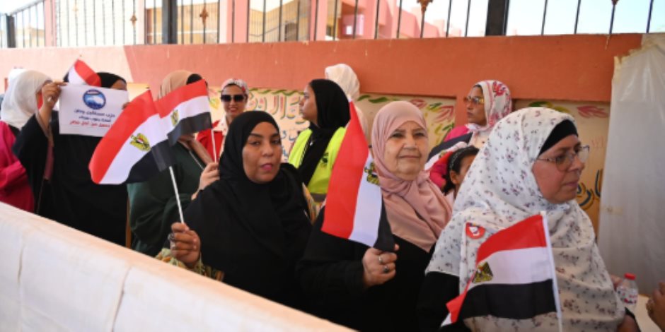 توافد الناخبين لليوم الثاني للتصويت بانتخابات مجلس الشيوخ فى جنوب سيناء توافد الناخبين لليوم الثاني للتصويت بانتخابات مجلس الشيوخ فى جنوب سيناء
