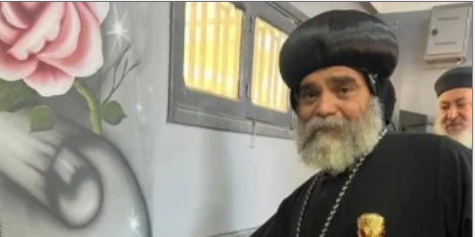 أسقف نجع حمادي يدلى بصوته فى انتخابات مجلس الشيوخ أسقف نجع حمادي يدلى بصوته فى انتخابات مجلس الشيوخ