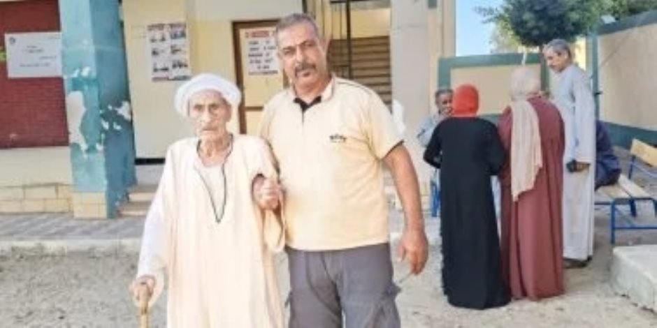 103 سنوات.. أكبر معمر فى مصر يدلى بصوته فى انتخابات مجلس الشيوخ بالشرقية