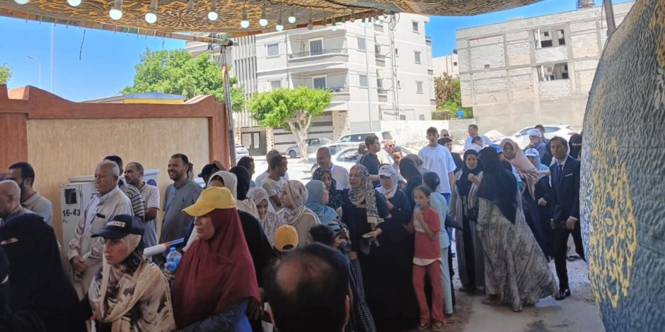 ثاني أيام انتخابات الشيوخ .. إغلاق اللجان الانتخابية في موعدها بشمال سيناء (صور) ثاني أيام انتخابات الشيوخ .. إغلاق اللجان الانتخابية في موعدها بشمال سيناء (صور)
