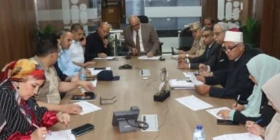 محافظ القليوبية يترأس غرفة عمليات اليوم الثانى لانتخابات مجلس الشيوخ محافظ القليوبية يترأس غرفة عمليات اليوم الثانى لانتخابات مجلس الشيوخ