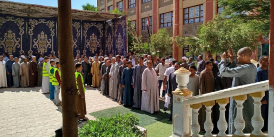 إقبال على عدد من لجان دشنا بقنا فى انتخابات الشيوخ.. صور إقبال على عدد من لجان دشنا بقنا فى انتخابات الشيوخ.. صور
