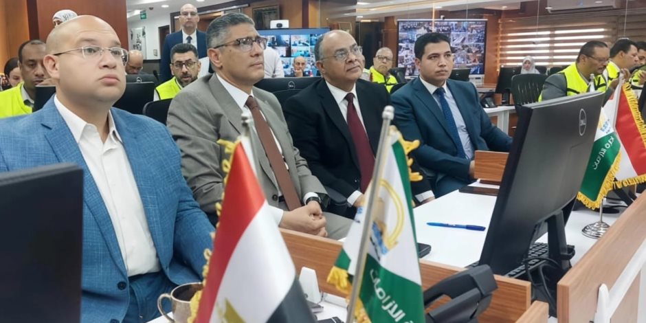 محافظ الجيزة يتابع سير اللجان الانتخابية في ثاني أيام انتخابات مجلس الشيوخ محافظ الجيزة يتابع سير اللجان الانتخابية في ثاني أيام انتخابات مجلس الشيوخ