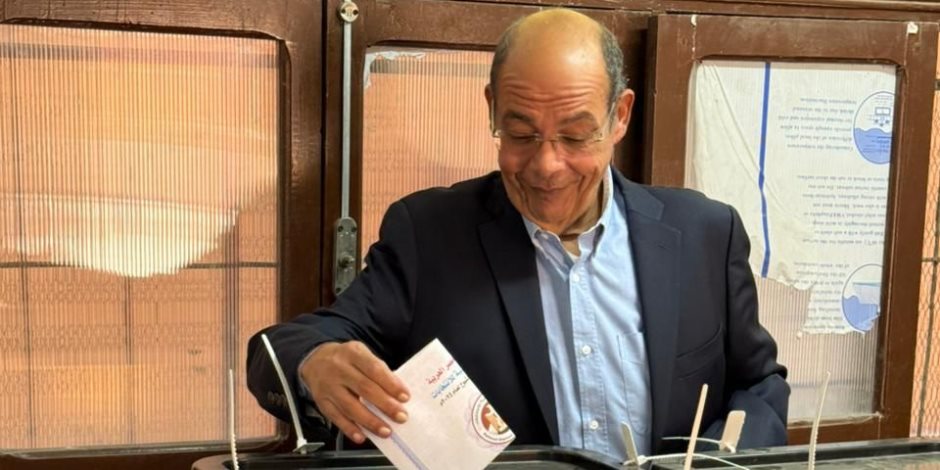 شردي يدلي بصوته في اليوم الثاني للانتخابات شردي يدلي بصوته في اليوم الثاني للانتخابات